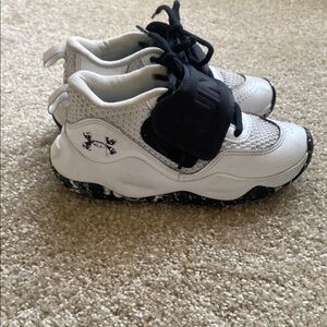 Under Armour White and Black Sneakers with Athletic Design